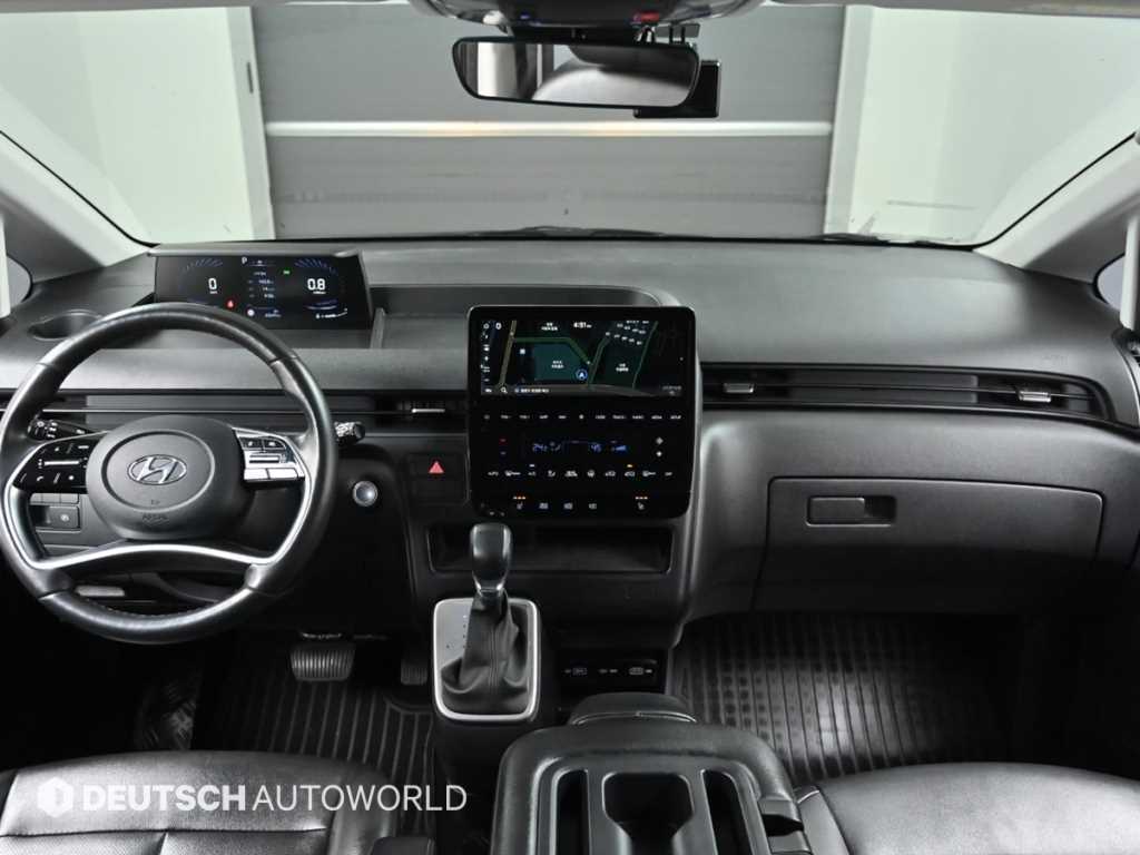 Hyundai Staria LPG Tourer Modern 8