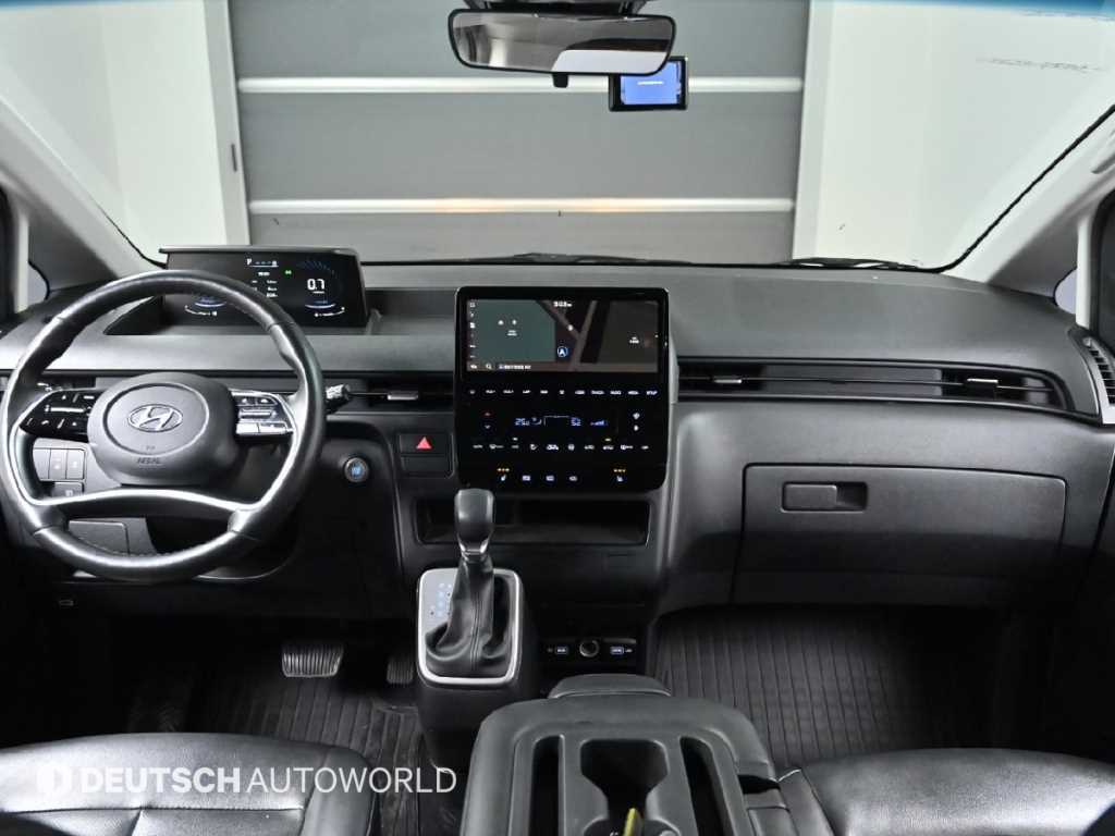 Hyundai Staria LPG Tourer Modern 8