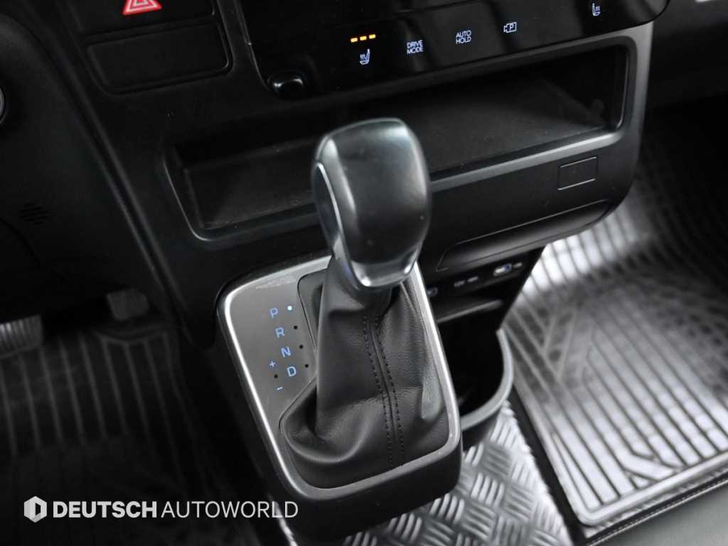 Hyundai Staria LPG Tourer Modern 10