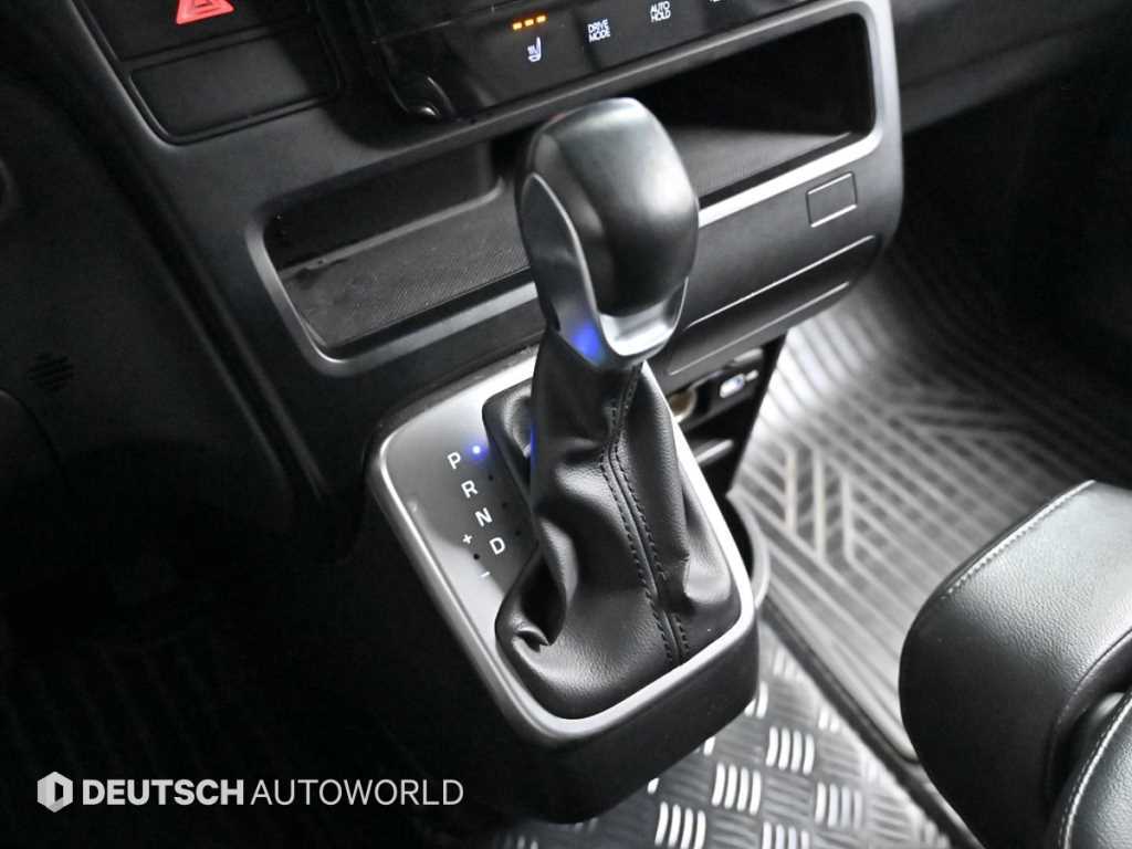 Hyundai Staria LPG Tourer Modern 10