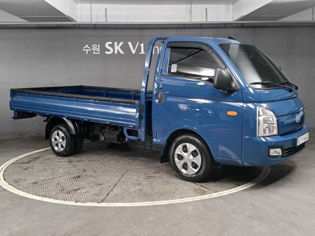 Hyundai Porter Standard Cab/ Long Wheelbase/ 2WD Smart 4