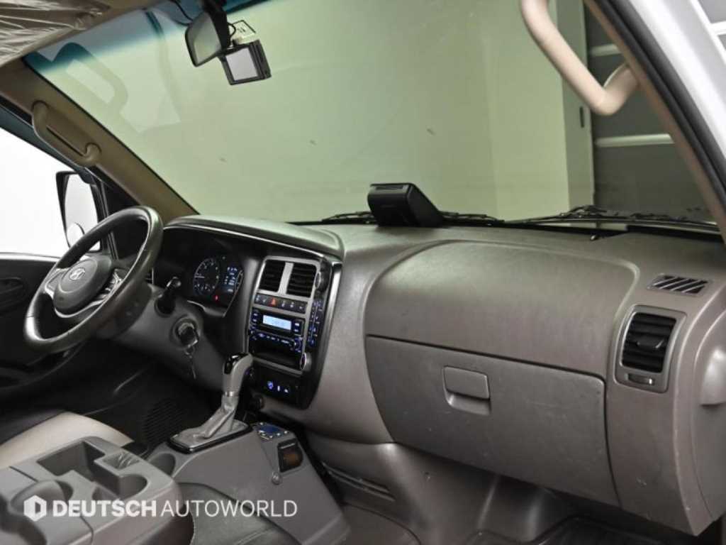 Hyundai Porter High Top 8