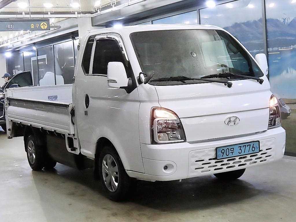 Hyundai Porter 1.0 Ton/ Super Cab/ Long Wheelbase