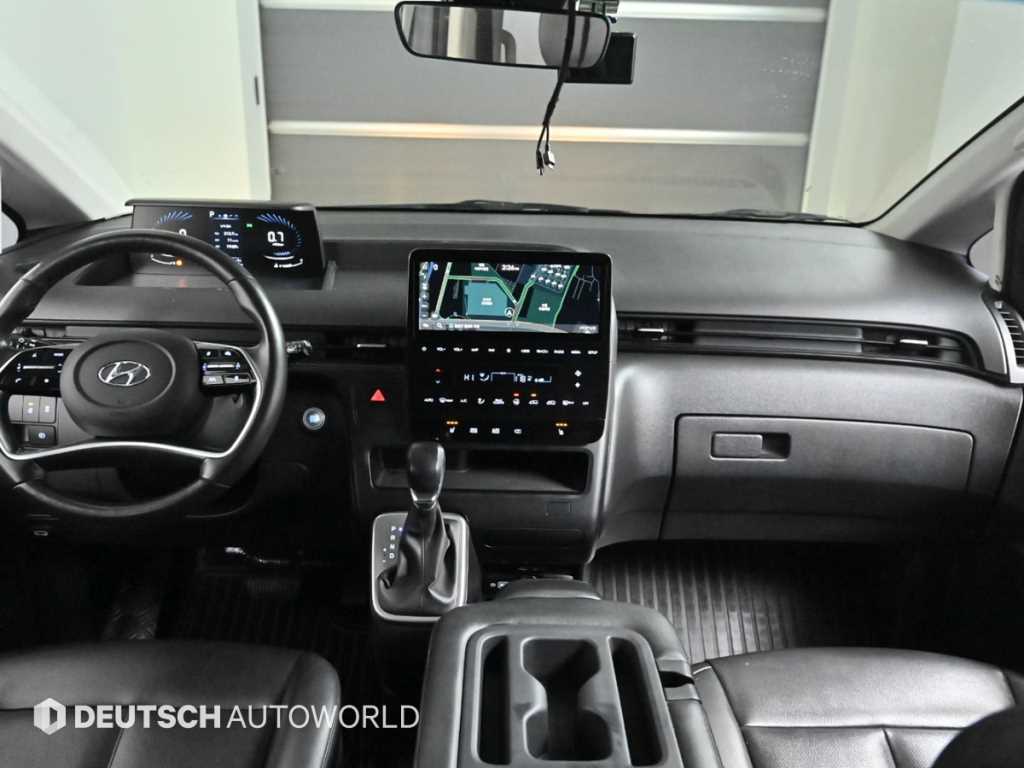 Hyundai Staria LPG Tourer Modern 8