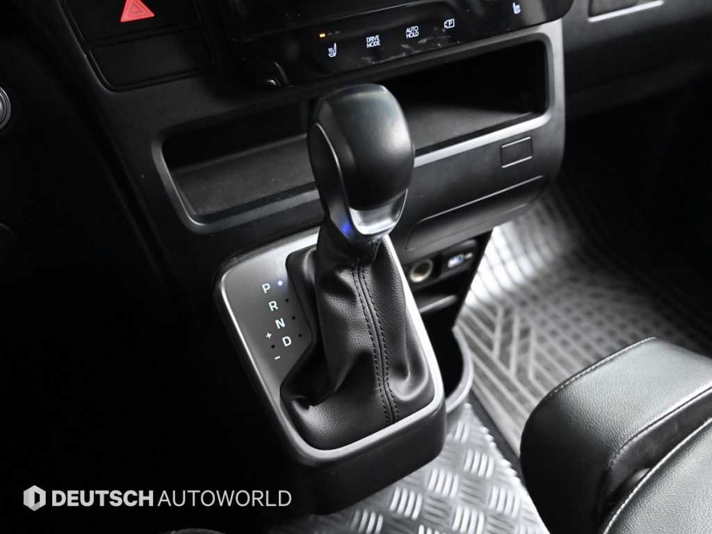 Hyundai Staria LPG Tourer Modern 10