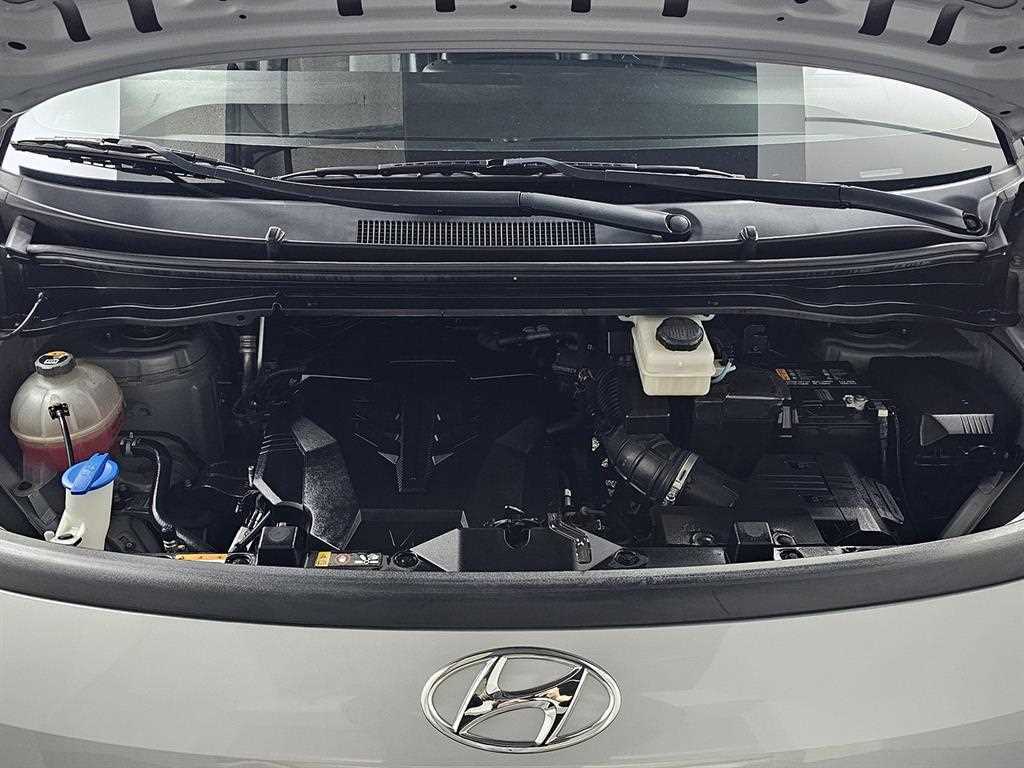 Hyundai Staria LPG Tourer Modern 7