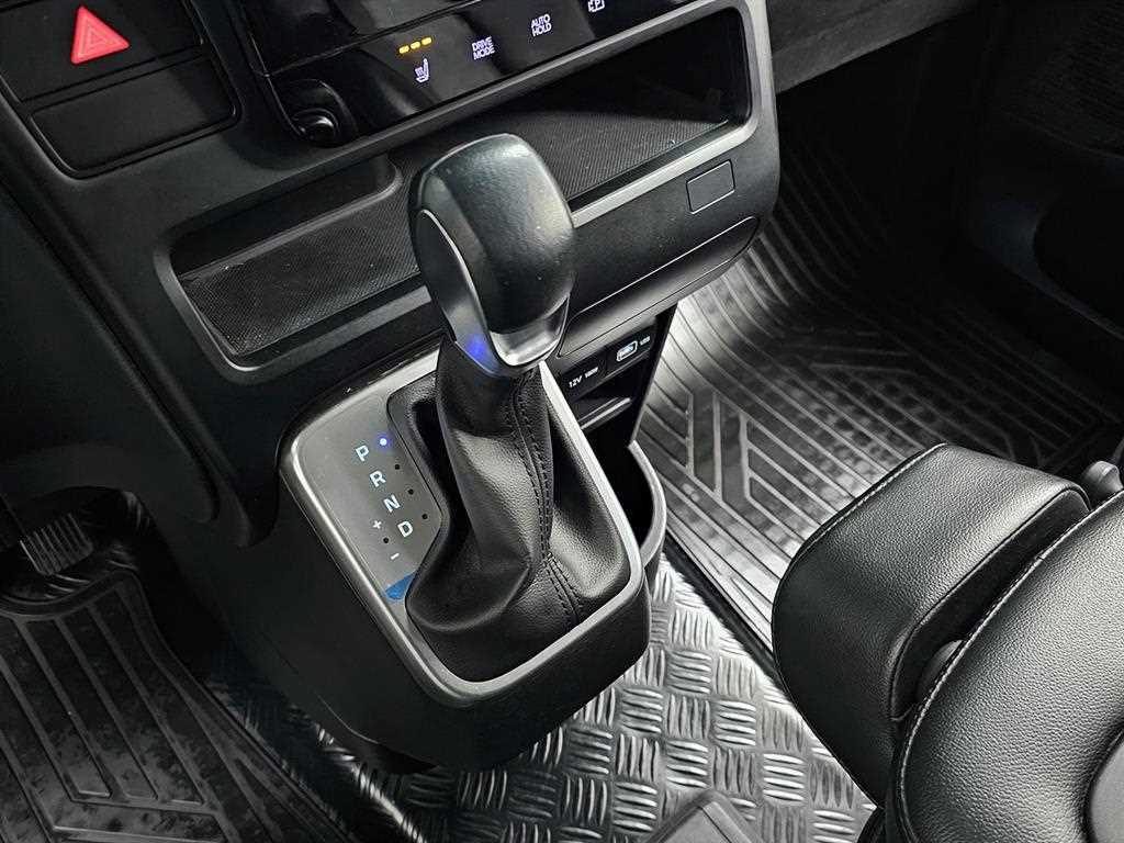 Hyundai Staria LPG Tourer Modern 10