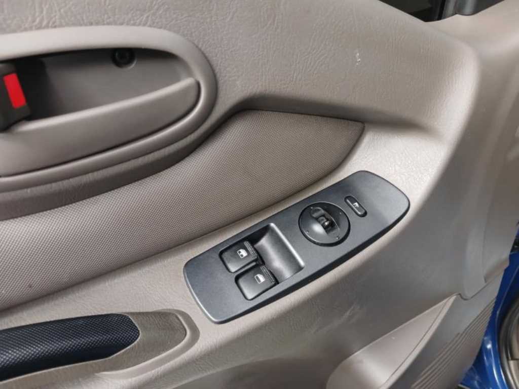 Hyundai Porter Standard Cab/ Long Wheelbase/ 2WD Smart 9