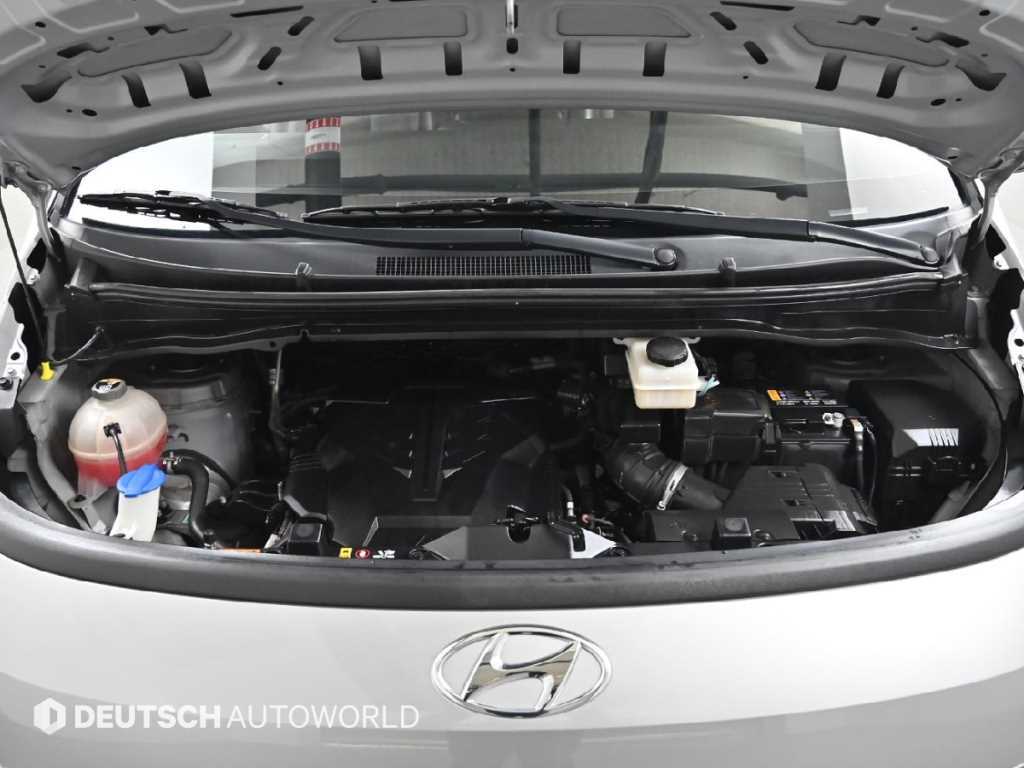 Hyundai Staria LPG Tourer Modern 7