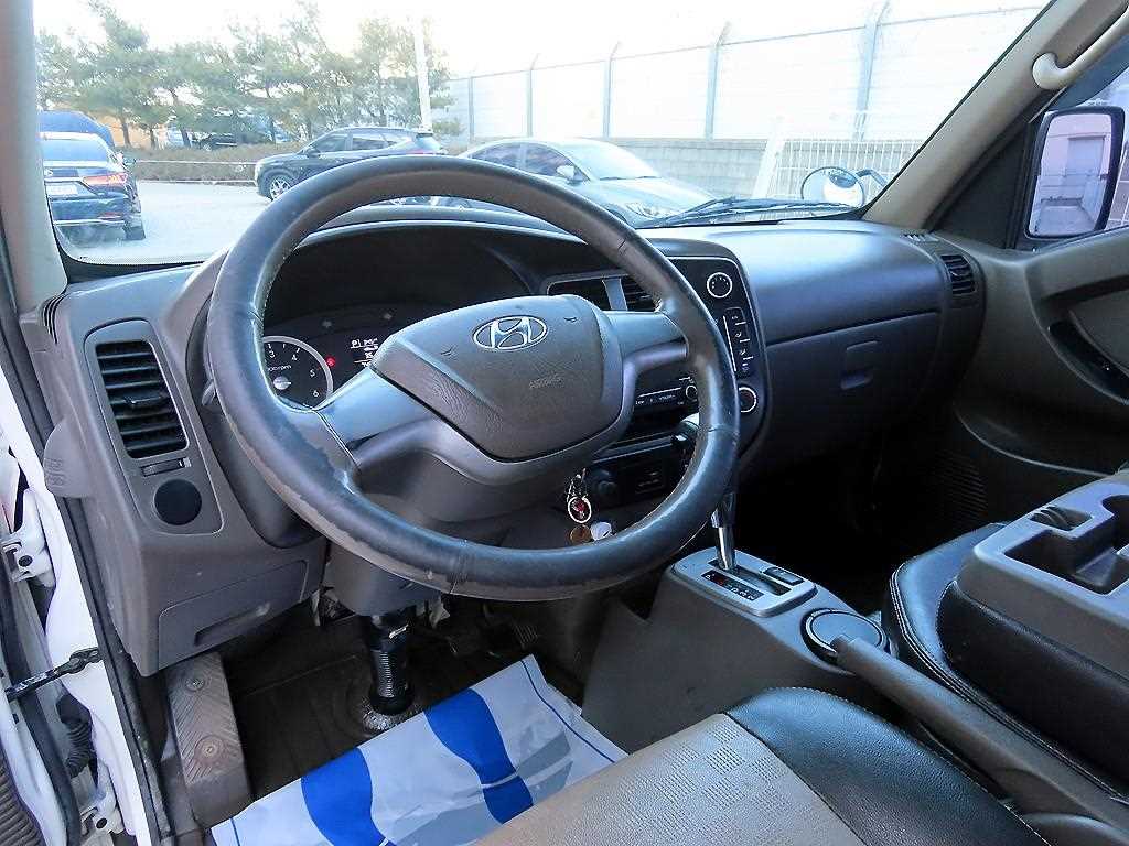 Hyundai Porter 1.0 Ton/ Super Cab/ Long Wheelbase/ CRDi Smart 8