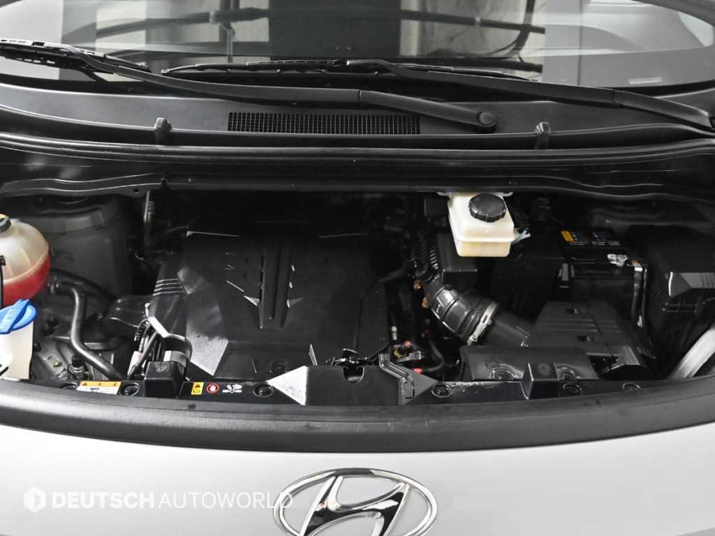 Hyundai Staria LPG Tourer Modern 7