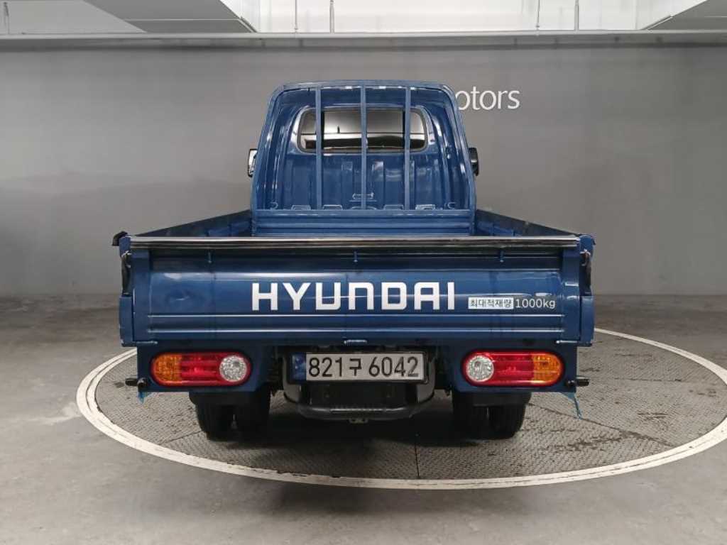 Hyundai Porter Standard Cab/ Long Wheelbase/ 2WD Smart 3