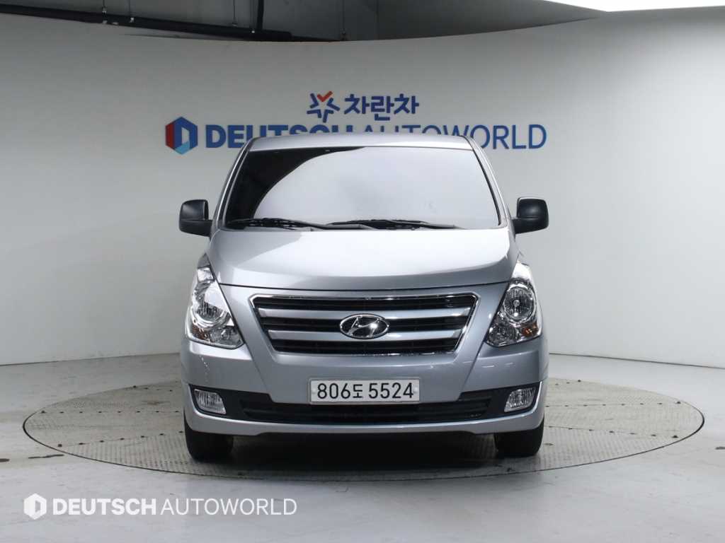 Hyundai Starex Smart 4