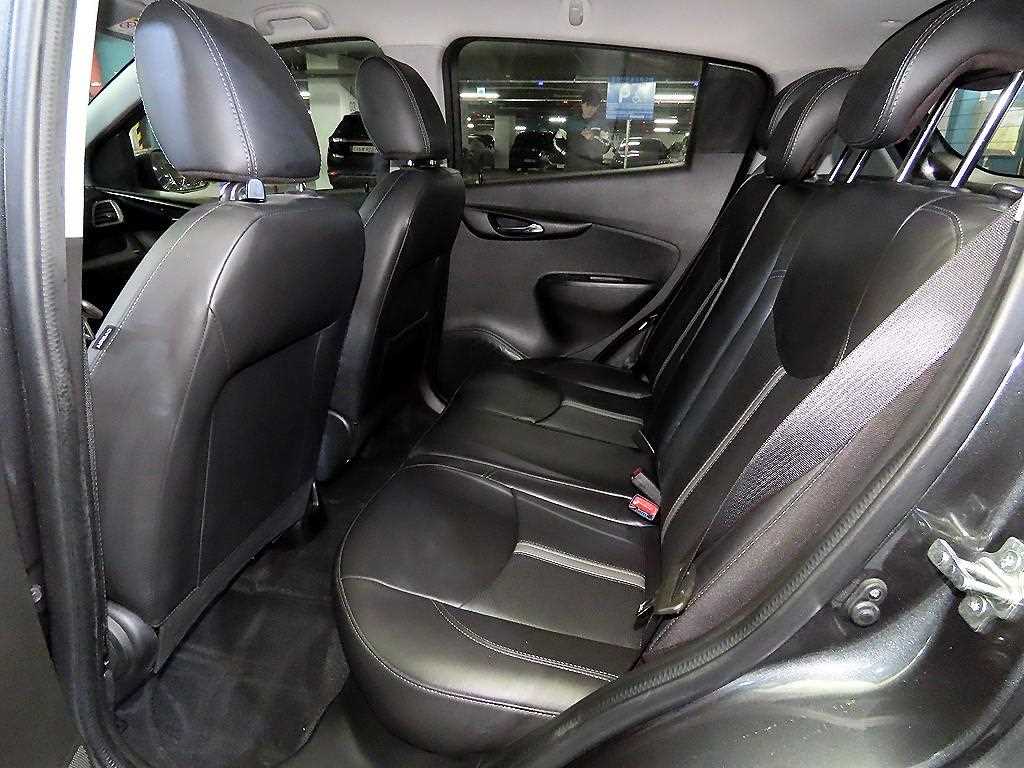 Chevrolet Spark Premier 8