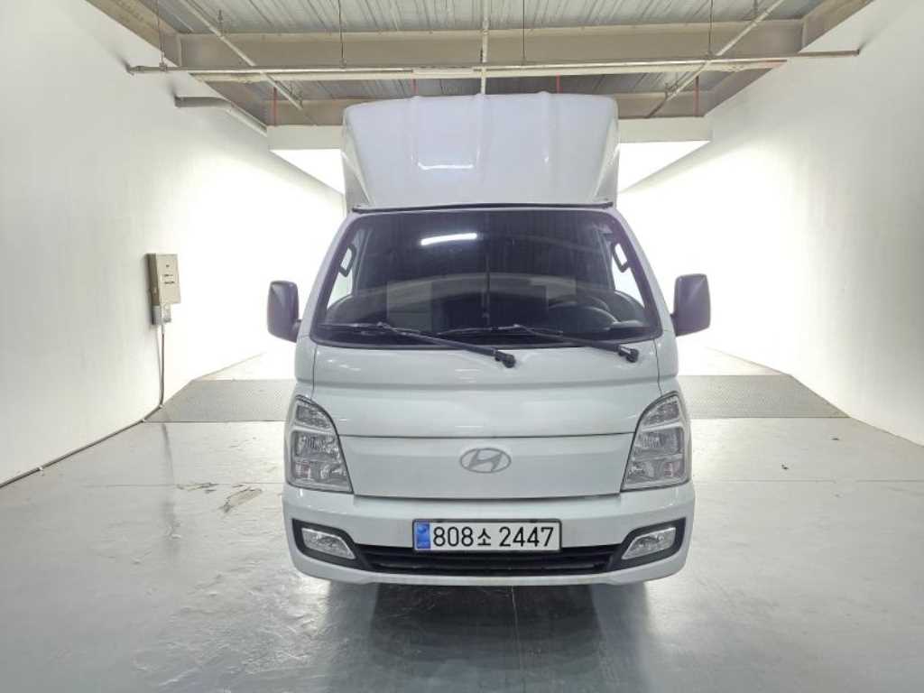 Hyundai Porter Electric/ Super Cab/ Long Wheelbase 3