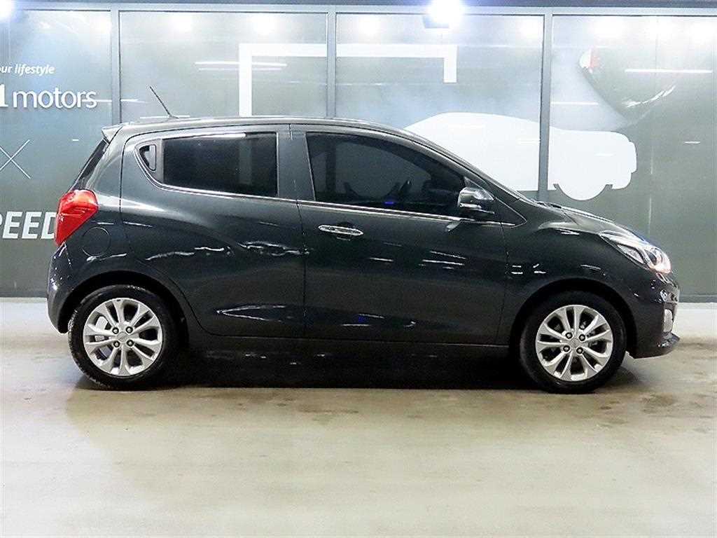 Chevrolet Spark Premier 4