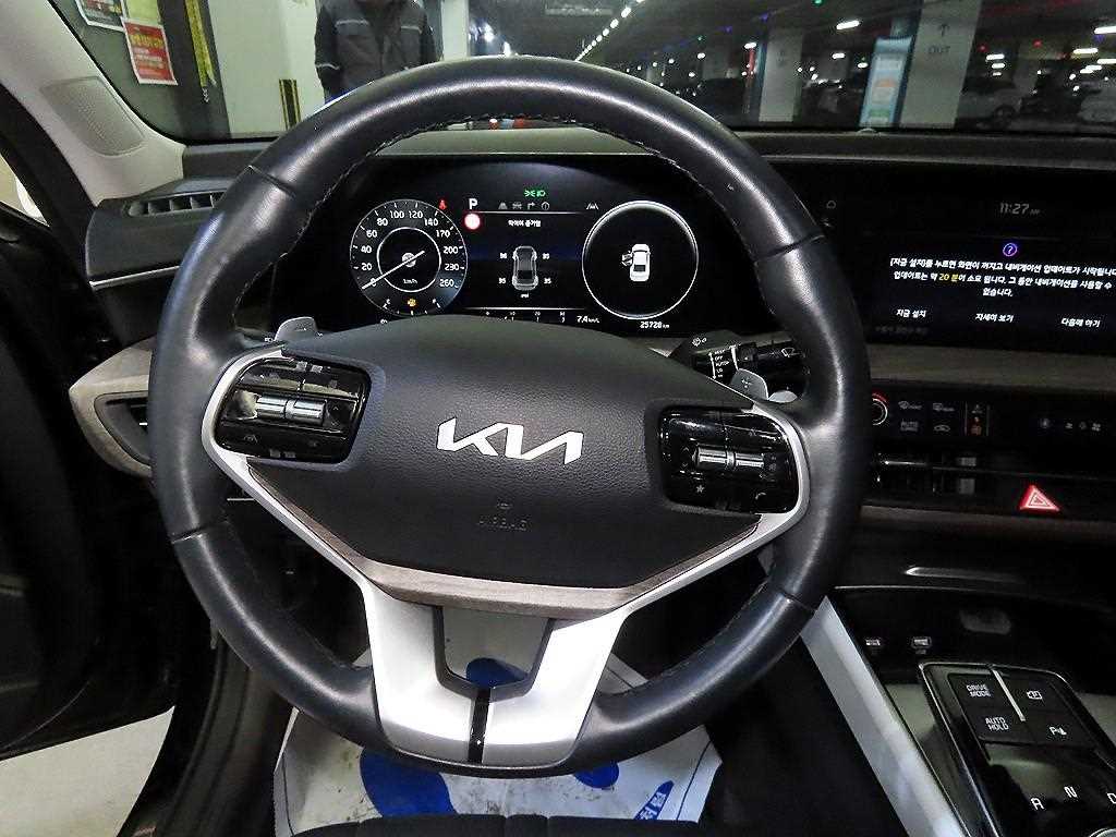 Kia K8 2.5 2WD Noblesse The Essential Light 9