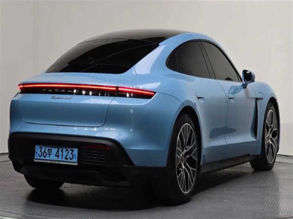 Porsche Taycan 4S 4