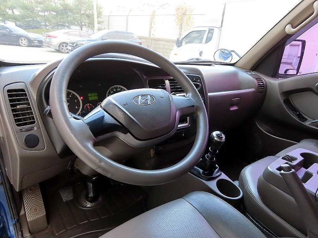 Hyundai Porter Super Cab/ Long Wheelbase CRDi 9