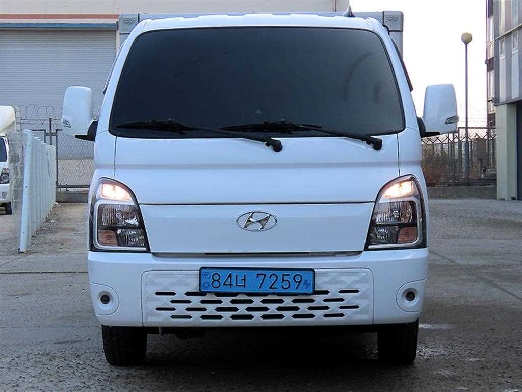 Hyundai Porter 1.0 Ton/ Super Cab/ Long Wheelbase 3