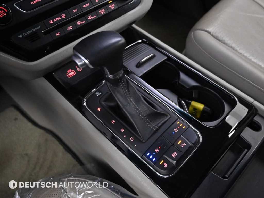 Kia Carnival Diesel Noblesse 10