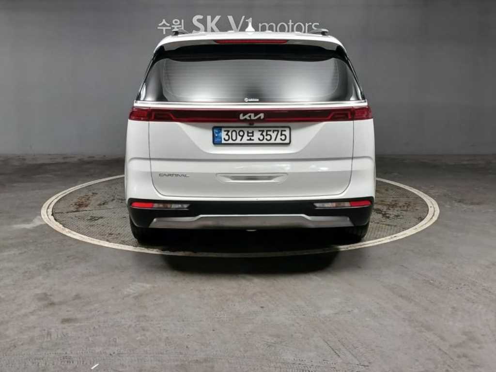 Kia Carnival Gasoline Signature 6