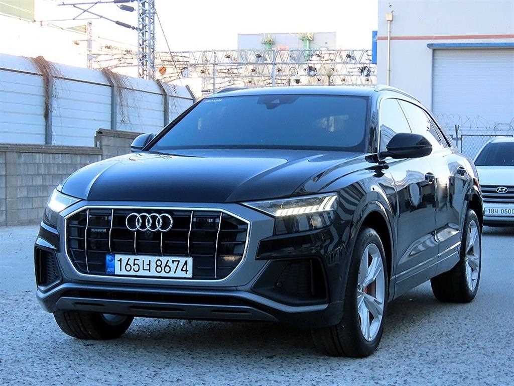 아우디 Q8 45 TDI 콰트로 프리미엄 사진 2/20