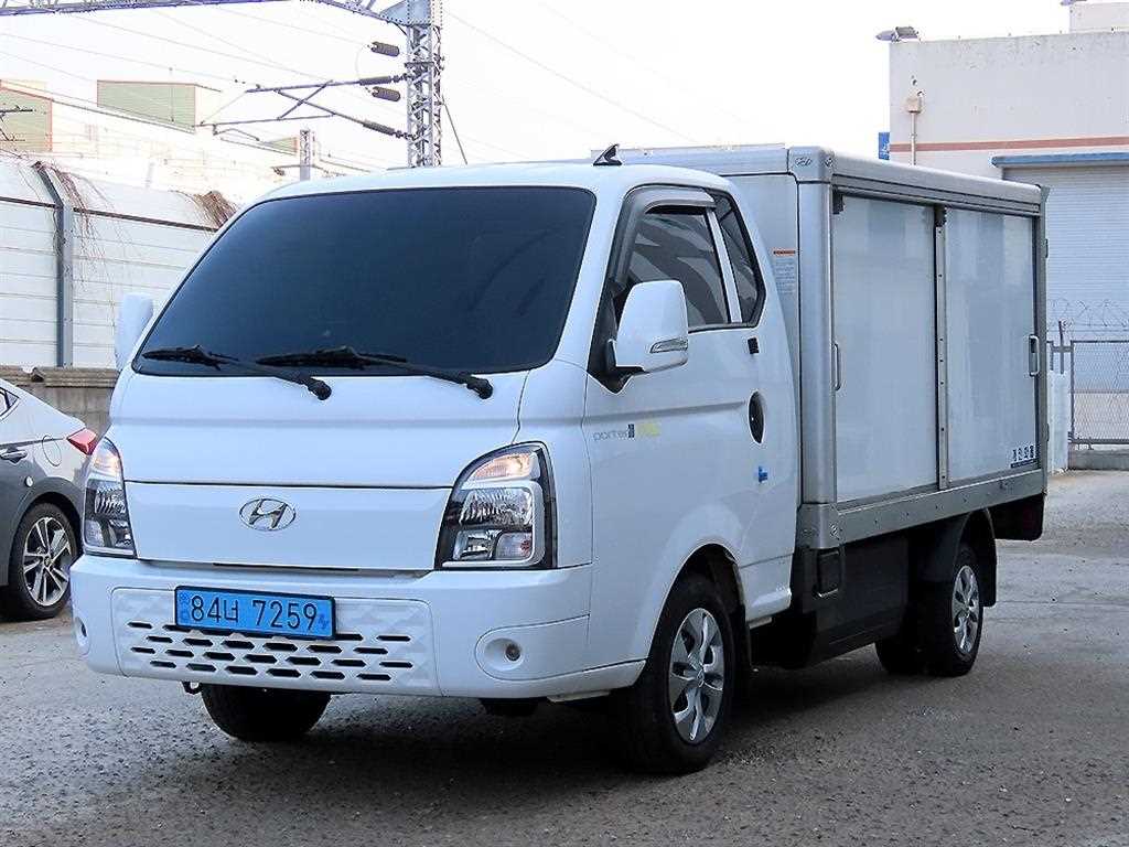 Hyundai Porter 1.0 Ton/ Super Cab/ Long Wheelbase