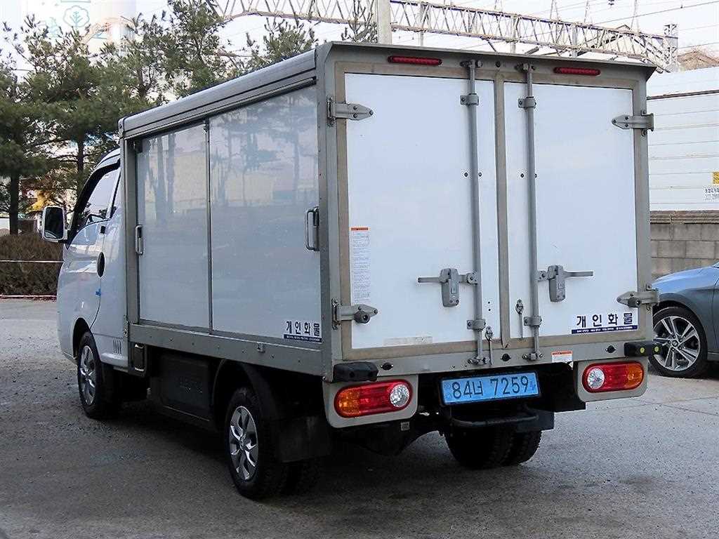 Hyundai Porter 1.0 Ton/ Super Cab/ Long Wheelbase 4
