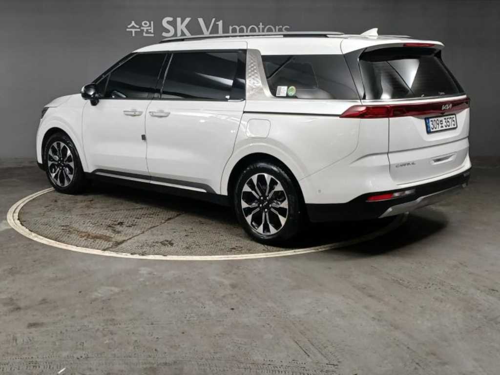 Kia Carnival Gasoline Signature 5