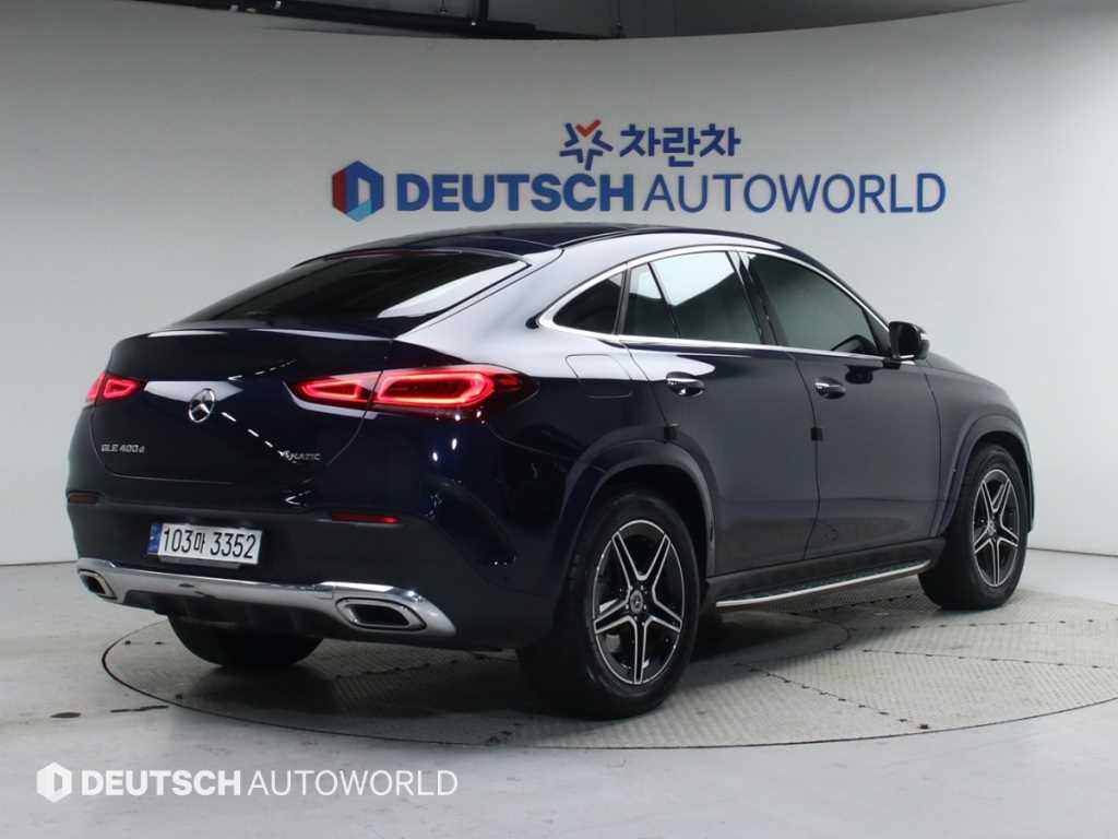 벤츠 GLE 클래스 GLE 400d 4MATIC 쿠페 사진 2/20