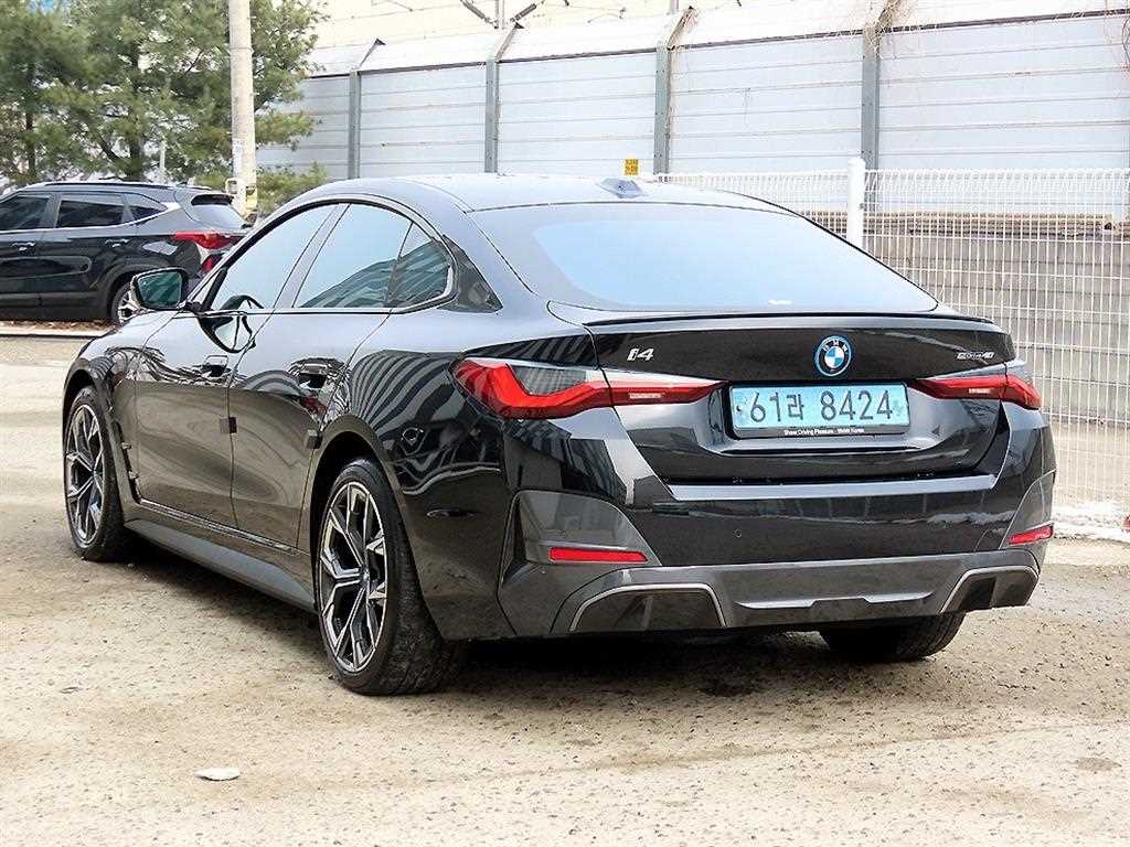 BMW i4 eDrive 40 M Sport Pro — фото 3