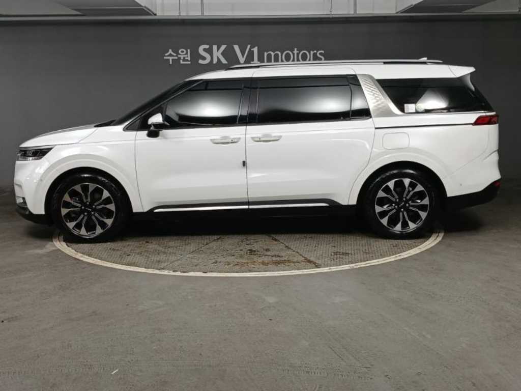 Kia Carnival Gasoline Signature 4