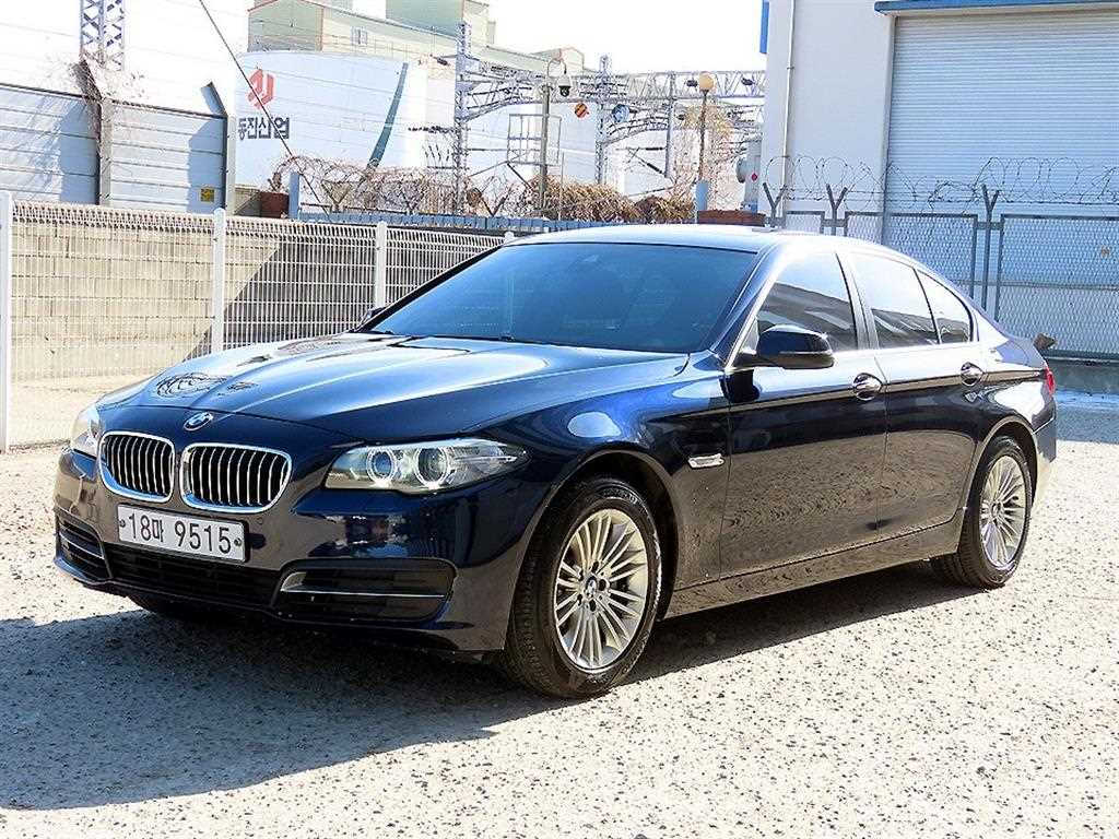 BMW 5시리즈 520d xDrive 사진 2/20