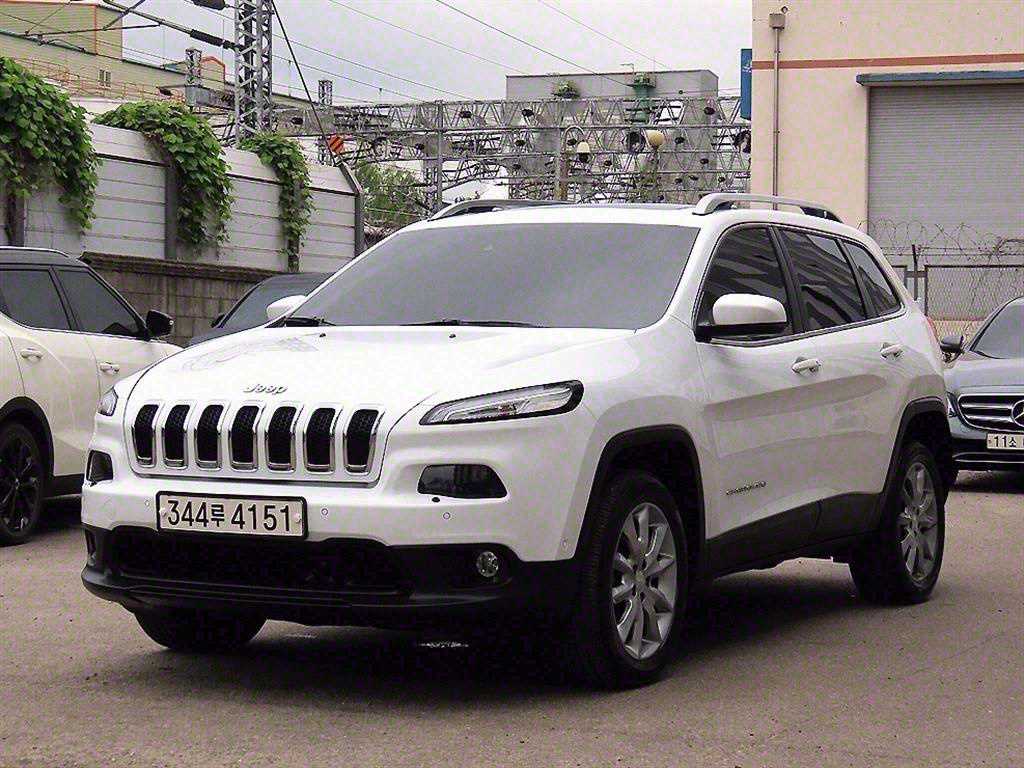 Jeep Cherokee 2.4 Longitude High AWD 3