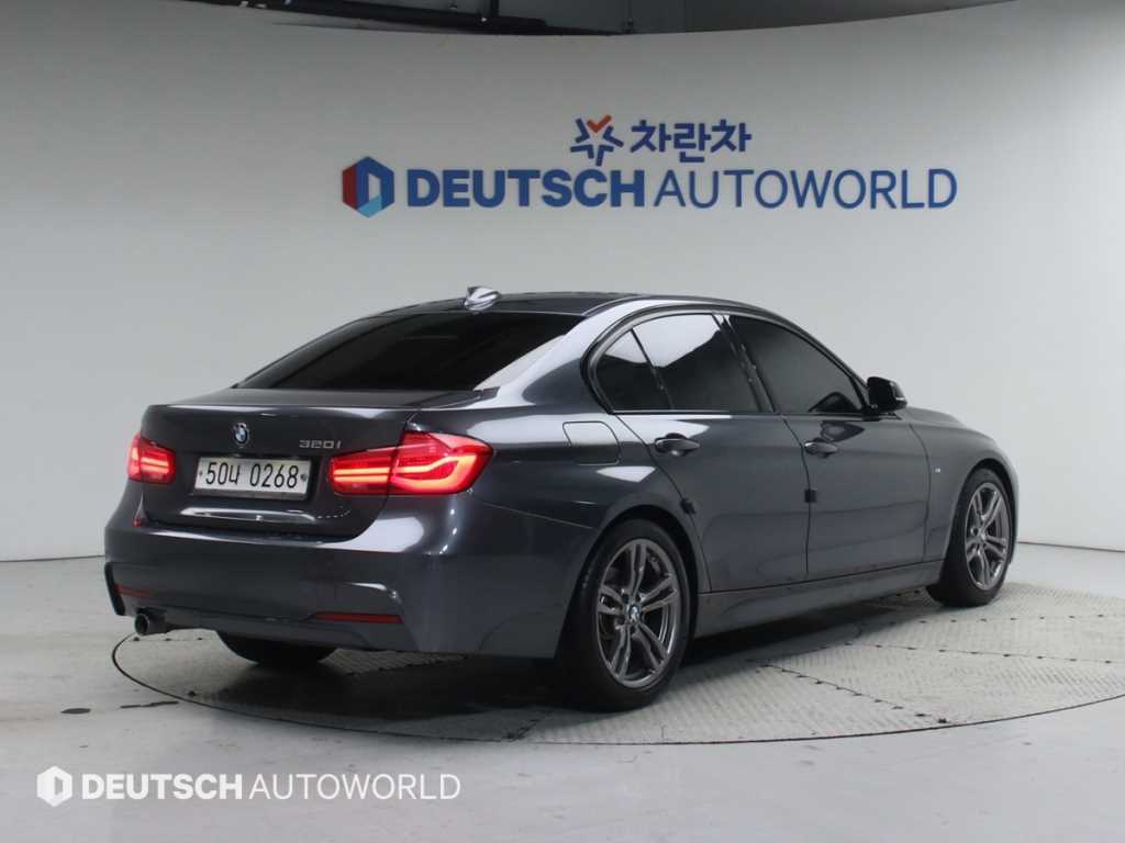 BMW 3 Series 320i M Sport 3