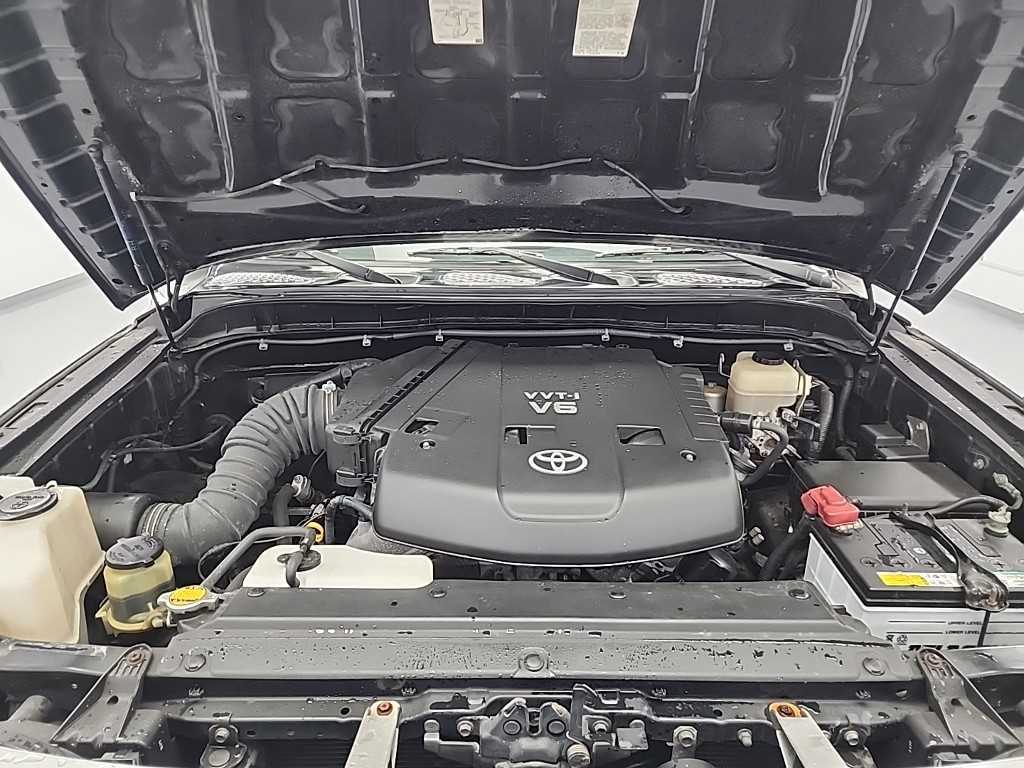 Toyota FJ Cruiser 4WD V6 6