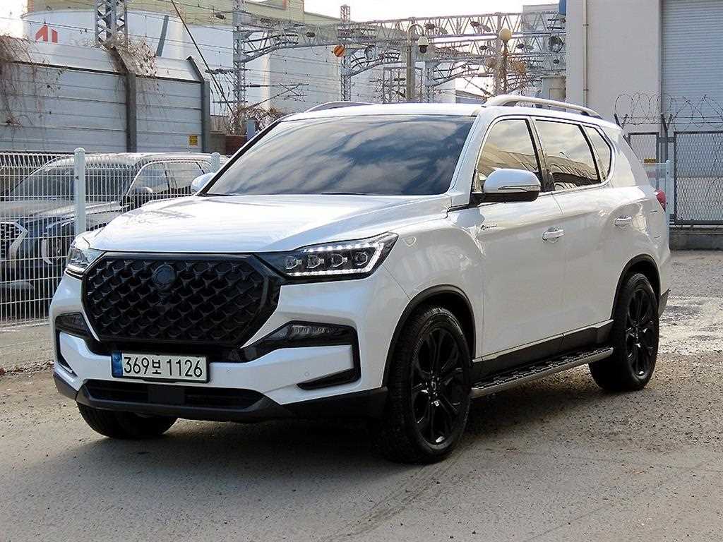 KGM 렉스턴 디젤 2.2 4WD 더 블랙 사진 2/20
