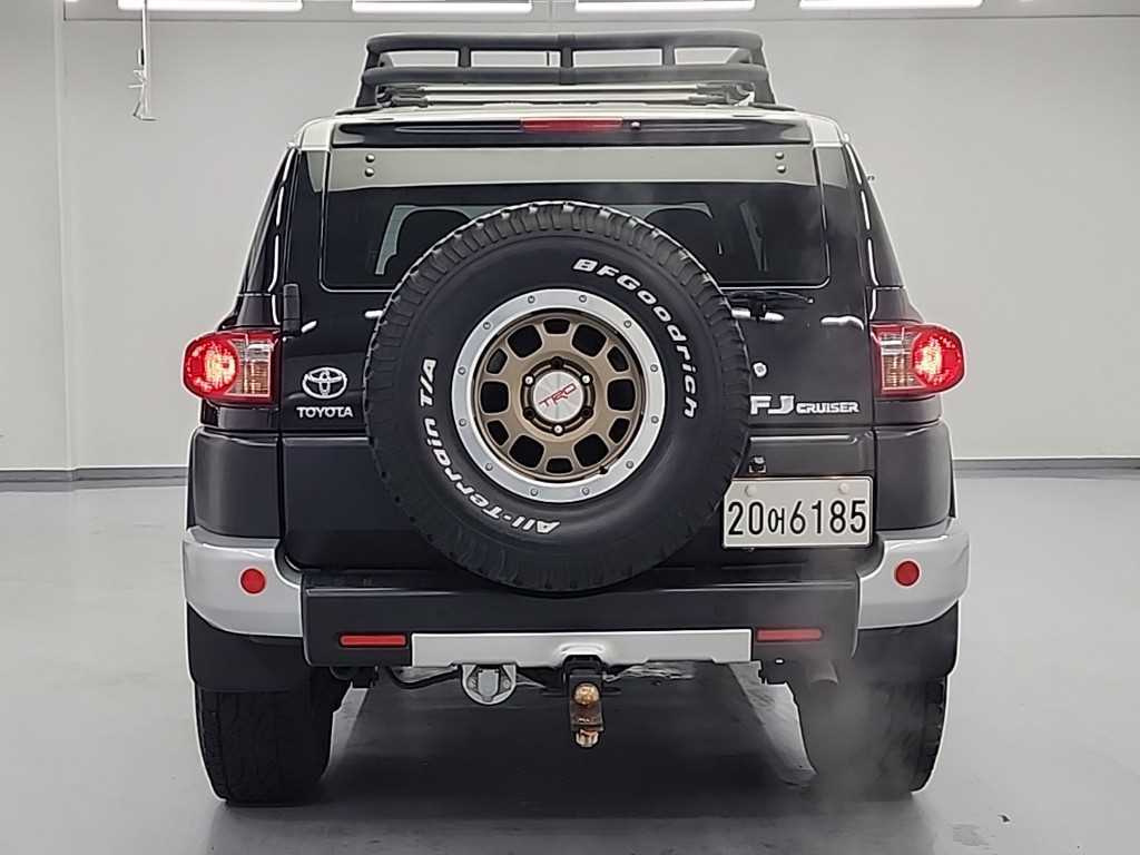 Toyota FJ Cruiser 4WD V6 4