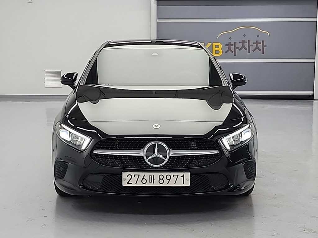 벤츠 A 클래스 A220 세단 사진 2/18