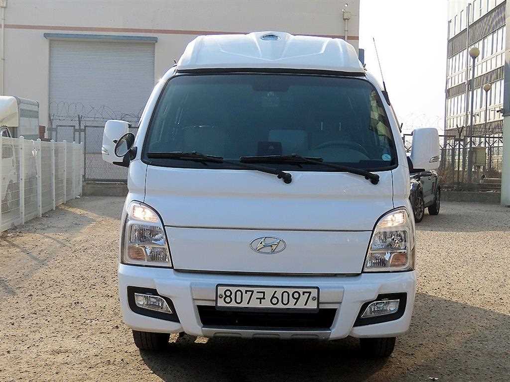 Hyundai Porter 1.0 Ton/ Double Cab/ Long Wheelbase/ CRDi Premium