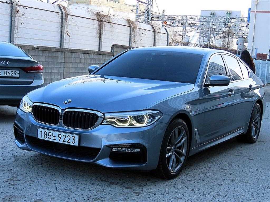 BMW 5시리즈 520d xDrive M 스포츠 플러스 사진 2/20