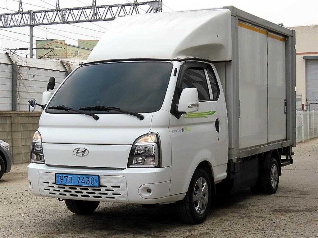Hyundai Porter 1.0 Ton/ Super Cab/ Long Wheelbase