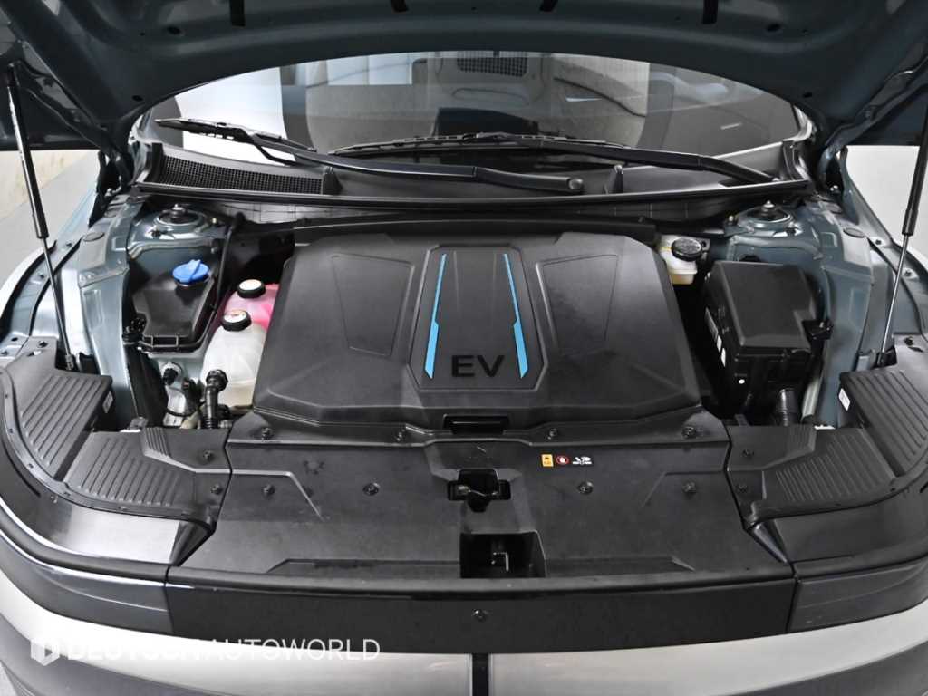 Hyundai IONIQ Long Range Prestige 7