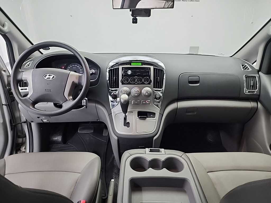 Hyundai Starex Wagon CVX Luxury 8