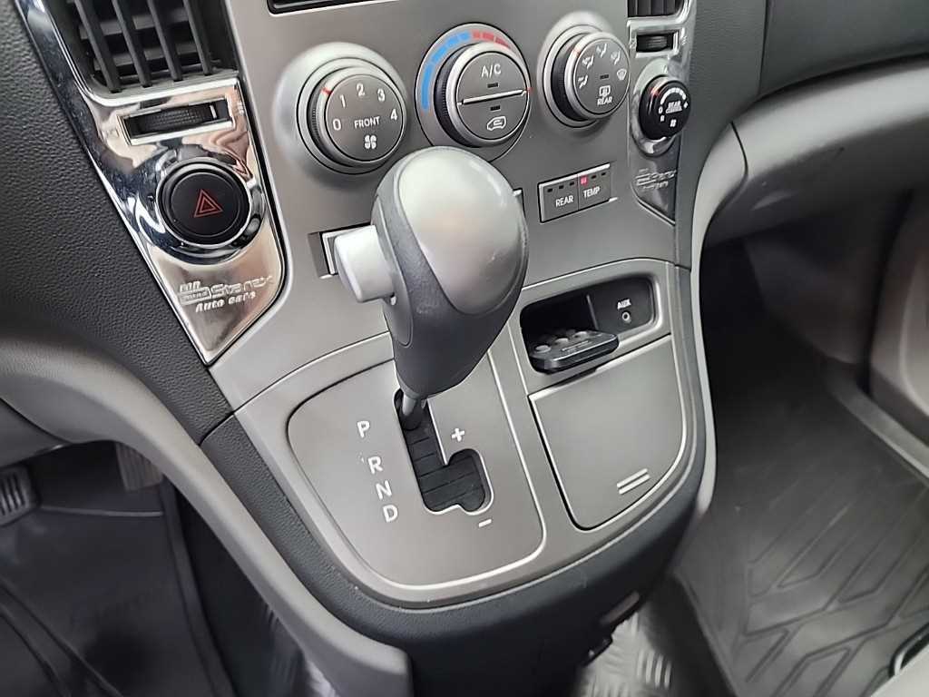 Hyundai Starex Wagon CVX Luxury 9