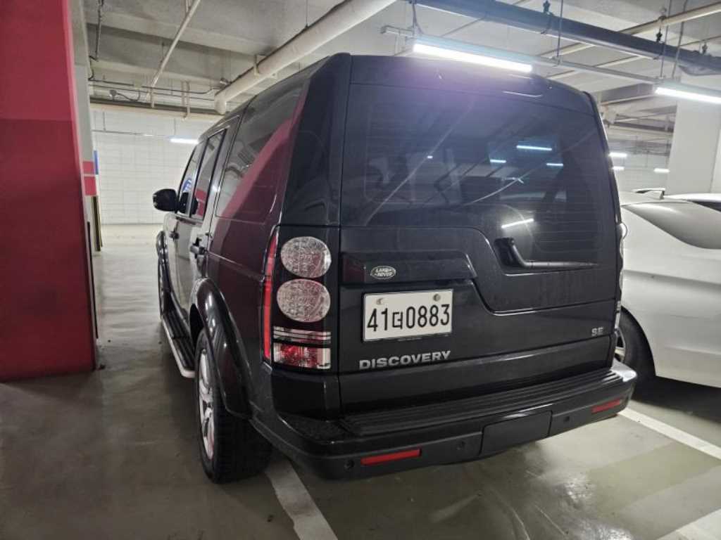 Land Rover Discovery 3.0 SDV6 SE 3