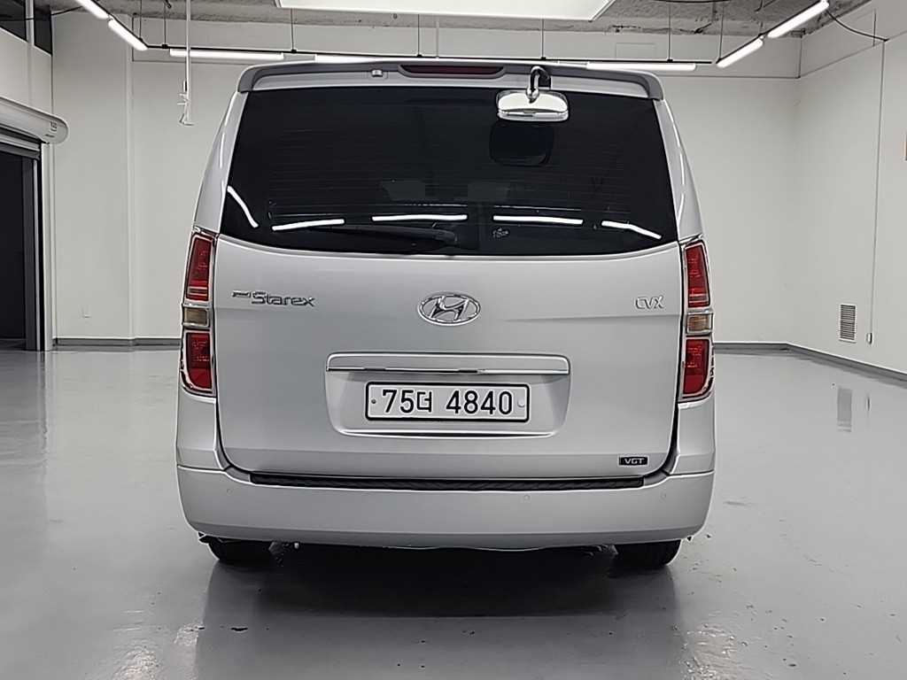 Hyundai Starex Wagon CVX Luxury 4