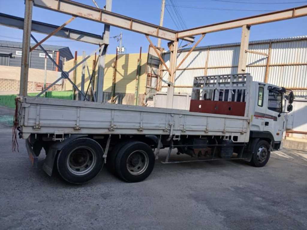 현대 메가트럭 카고 7.5톤 수동 - 중고 트럭 매물 이미지