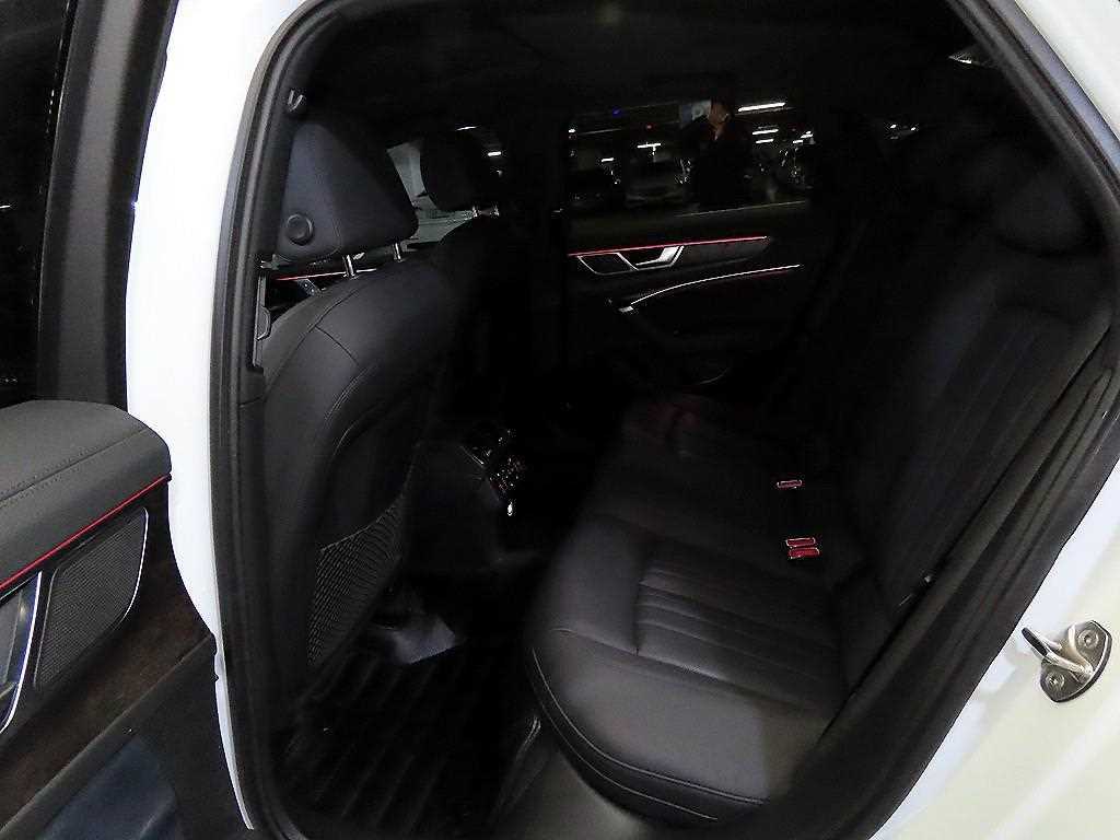 Audi A6 40 TDI Premium 8